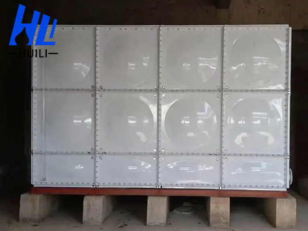 Plastic water tank